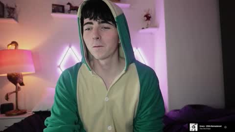 Snapshot of alfiegreenxxx chatting on November 26, 11:17 pm Alfie Green online show from November 26, 11:17 pm