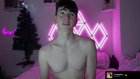 Snapshot of alfiegreenxxx chatting on December 20, 11:23 pm Alfie Green online show from December 20, 11:23 pm