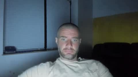 alfiesolomons87 online show from May 28, 8:17 pm