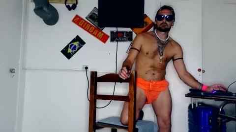 alfredopantuso online show from April 25, 2:47 am