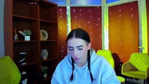 alia skay online show from March 8, 7:28 pm