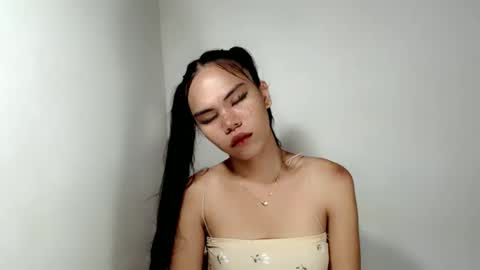 Snapshot of aliahadams chatting on November 6, 7:20 am ALIAH online show from November 6, 7:20 am