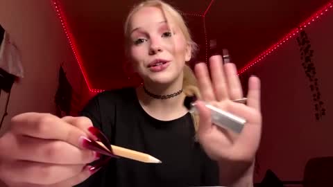 Alice online show from April 15, 7:58 pm