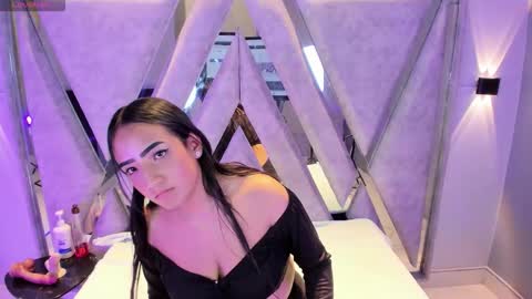 alice_26__ online show from March 21, 5:05 pm