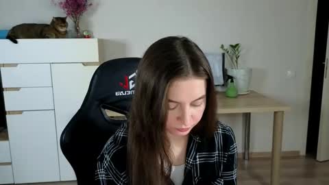 Alice online show from October 4, 7:01 pm