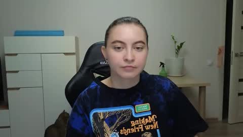 Alice online show from February 25, 6:39 pm