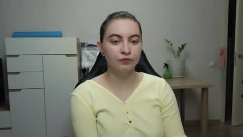 Alice online show from April 3, 2:26 pm