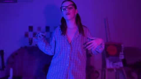 Alice online show from November 25, 9:48 pm