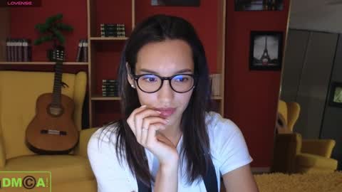 A R Y A  T I A online show from December 19, 4:35 pm