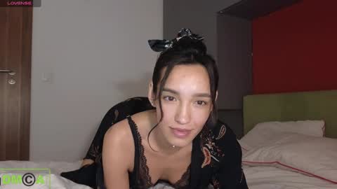 A R Y A  T I A online show from January 5, 3:45 pm