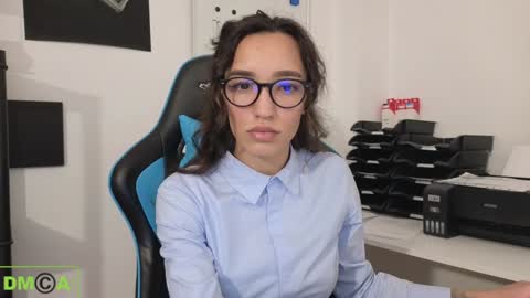 A R Y A  T I A online show from January 7, 3:33 pm