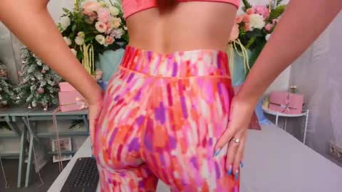 Snapshot of alice_charmy chatting on December 19, 5:31 pm Alice in Wonderland online show from December 19, 5:31 pm