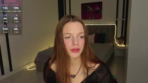 Snapshot of alice_delaney chatting on September 12, 8:20 pm Alice online show from September 12, 8:20 pm