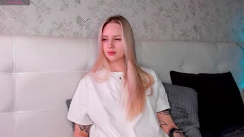 Alice online show from October 1, 11:55 pm