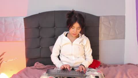  Alice Evans online show from January 23, 10:43 am