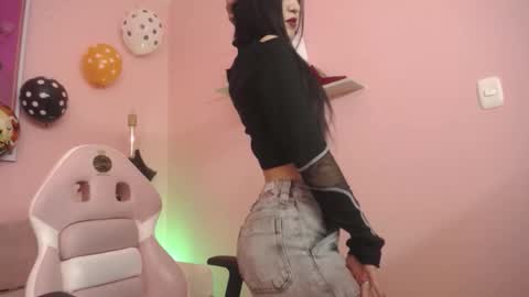 Snapshot of alice_in_hornyland_ chatting on October 18, 8:42 pm alice_in_hornyland_ online show from October 18, 8:42 pm