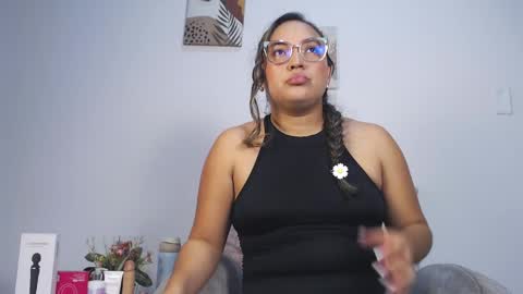 Alice  online show from April 17, 2:09 pm