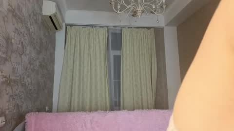 Alice online show from April 16, 5:47 pm