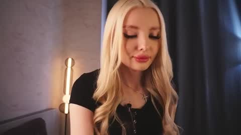 Snapshot of alice_lov3rs chatting on May 27, 11:07 am Alice online show from May 27, 11:07 am