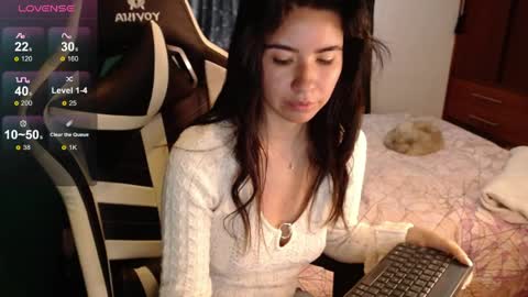 Snapshot of alice_middle01 chatting on May 28, 6:38 pm Alice online show from May 28, 6:38 pm