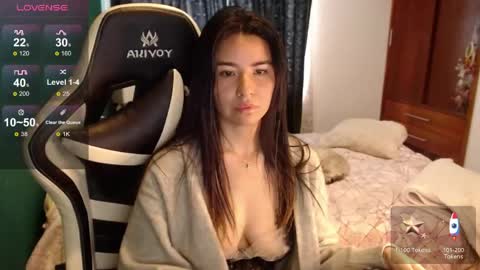 Snapshot of alice_middle01 chatting on June 3, 6:24 pm Alice online show from June 3, 6:24 pm