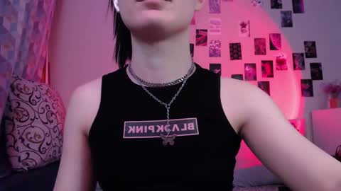 Snapshot of alice_perrez chatting on February 18, 2:27 pm Alice and Mike online show from February 18, 2:27 pm