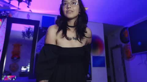 Snapshot of alice_phantom chatting on January 23, 3:58 am online show from January 23, 3:58 am