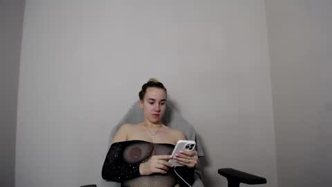 Alice online show from December 20, 4:30 am