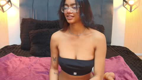 Snapshot of alice_simmons chatting on November 29, 12:08 pm alice_simmons online show from November 29, 12:08 pm