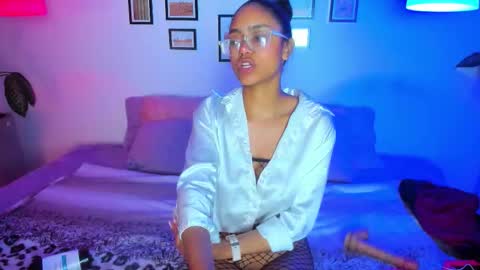 alice_simmons online show from February 20, 1:00 pm