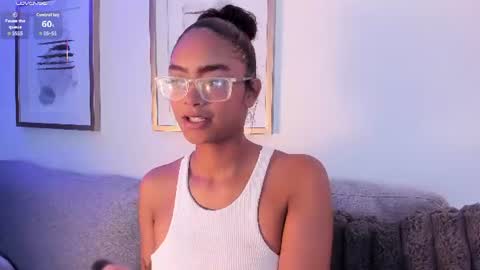 Snapshot of alice_simmons chatting on July 5, 12:34 pm alice_simmons online show from July 5, 12:34 pm