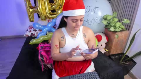 Alice online show from December 8, 3:35 pm