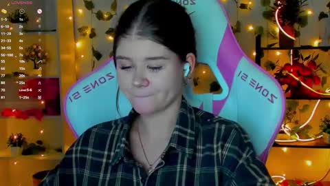 Alice online show from November 21, 2:49 pm