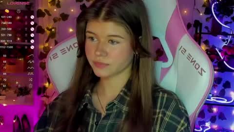 Alice online show from April 16, 9:39 pm