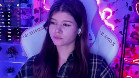 Alice online show from June 27, 9:53 pm