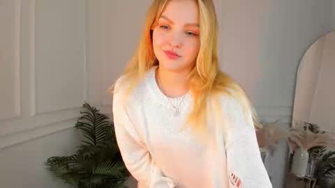 Alice  online show from November 24, 1:55 pm