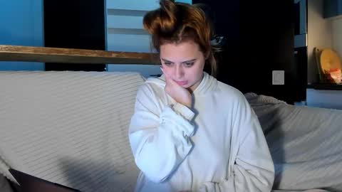 Alice online show from November 5, 4:18 pm