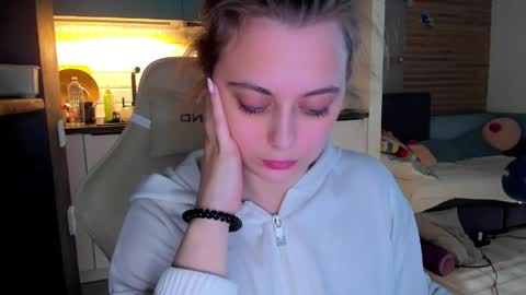 Alice online show from March 30, 10:05 am