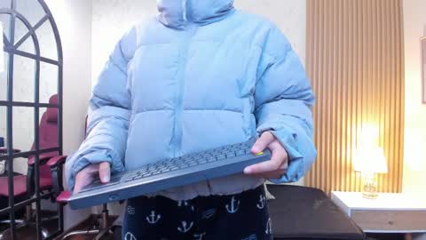 Alice and Asia online show from April 19, 12:15 pm