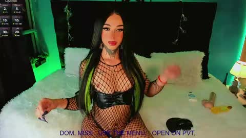 Snapshot of alicebby_bigcock19 chatting on April 21, 6:41 am Alice online show from April 21, 6:41 am