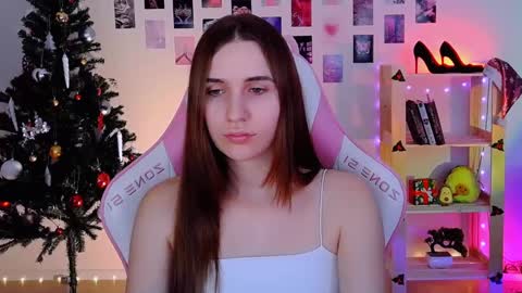 alicecharmy online show from December 16, 1:43 pm