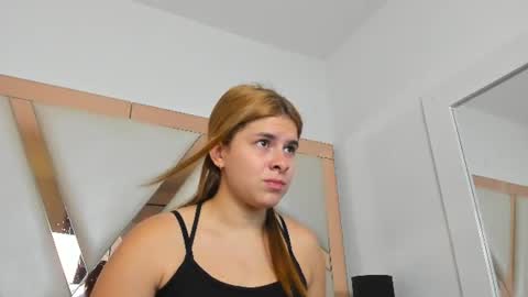 Snapshot of alicecruuz chatting on July 8, 1:15 pm AliceCruz online show from July 8, 1:15 pm