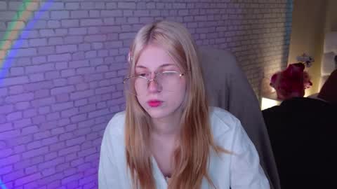 alice online show from February 26, 1:43 pm