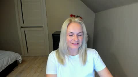Alicee online show from October 4, 6:39 pm