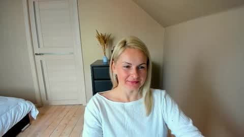 Alicee online show from October 16, 7:20 am