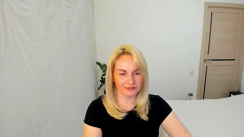 Alicee online show from March 28, 5:01 pm