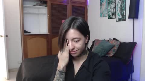 alicee_logan_ online show from November 21, 8:29 pm