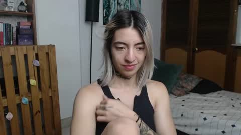 alicee_logan_ online show from July 18, 2:49 am