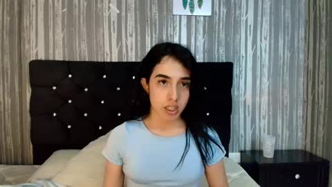 alicee_moonn online show from December 15, 8:13 pm