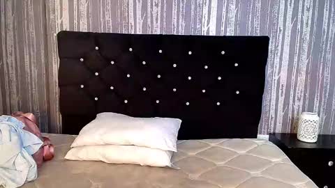 alicee_moonn online show from March 23, 5:06 pm